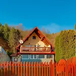 بيت للعطل Cavljak Retreat, *